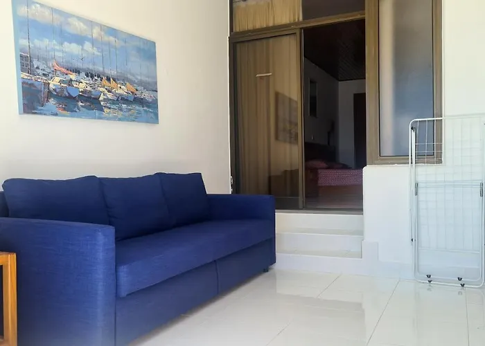 Albufeira, Sea And Old Town View דירה