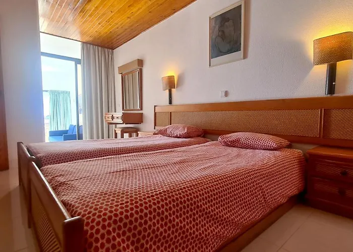 Albufeira, Sea And Old Town View דירה אלבופיירה