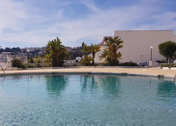 Albufeira, Sea And Old Town View דירה