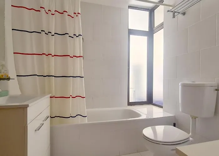 Albufeira, Sea And Old Town View אלבופיירה