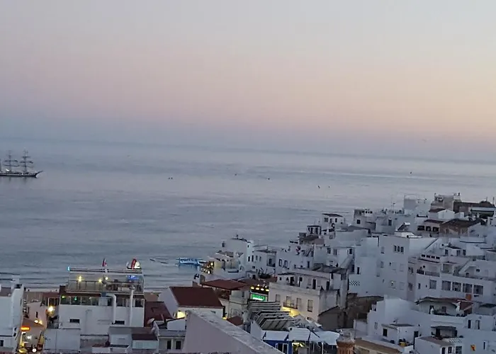 Albufeira, Sea And Old Town View * אלבופיירה
